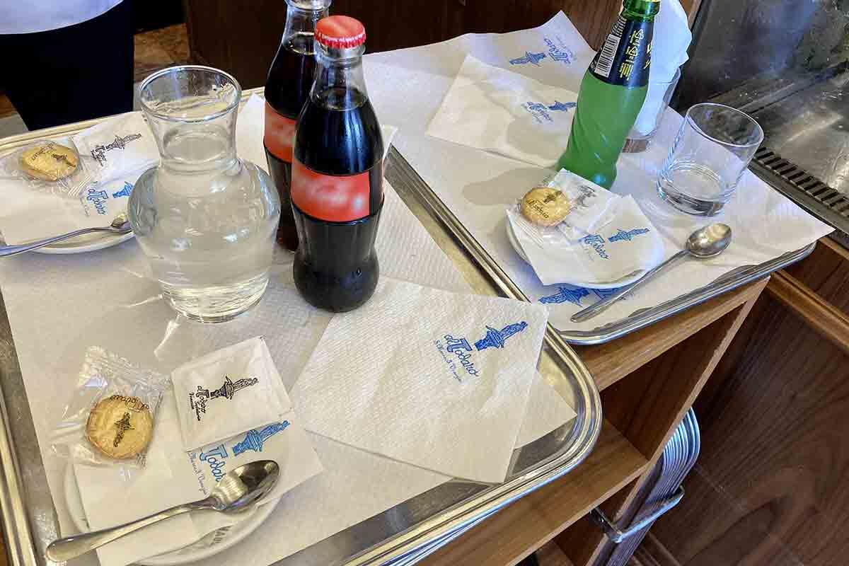 vassoi-caraffa-acqua-al-todaro-venezia-piazza-san-marco