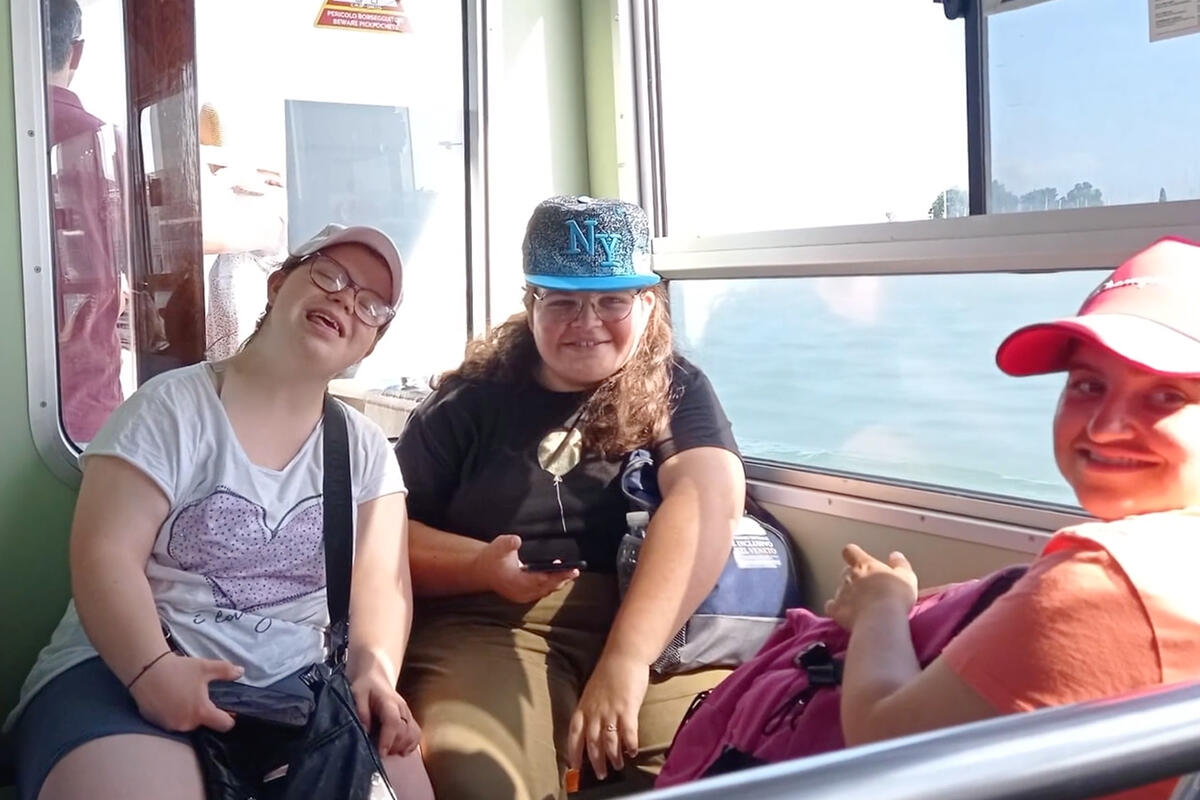ragazze-disabili-vanno-a-lavorare-in-vaporetto-turismo-inclusivo-ulss-3
