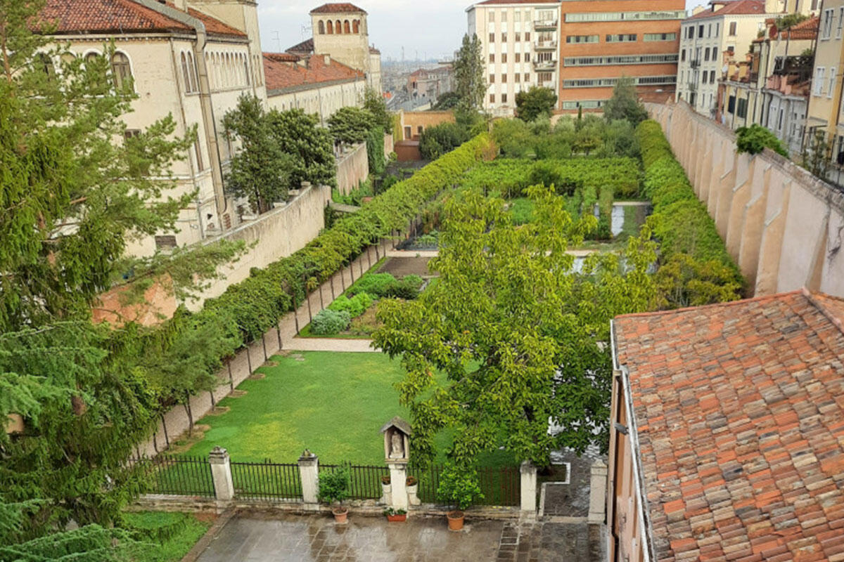 vista-dall-alto-giardino-mistico-carmelitani-scalzi