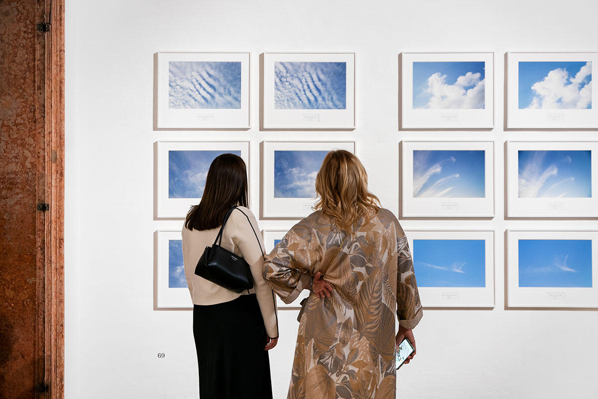 visitatrici-mostra-fondazione-prada-venezia-clima