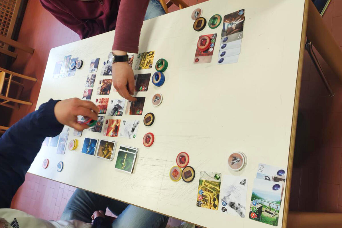 momento-di-gioco-con-papa-giudecca