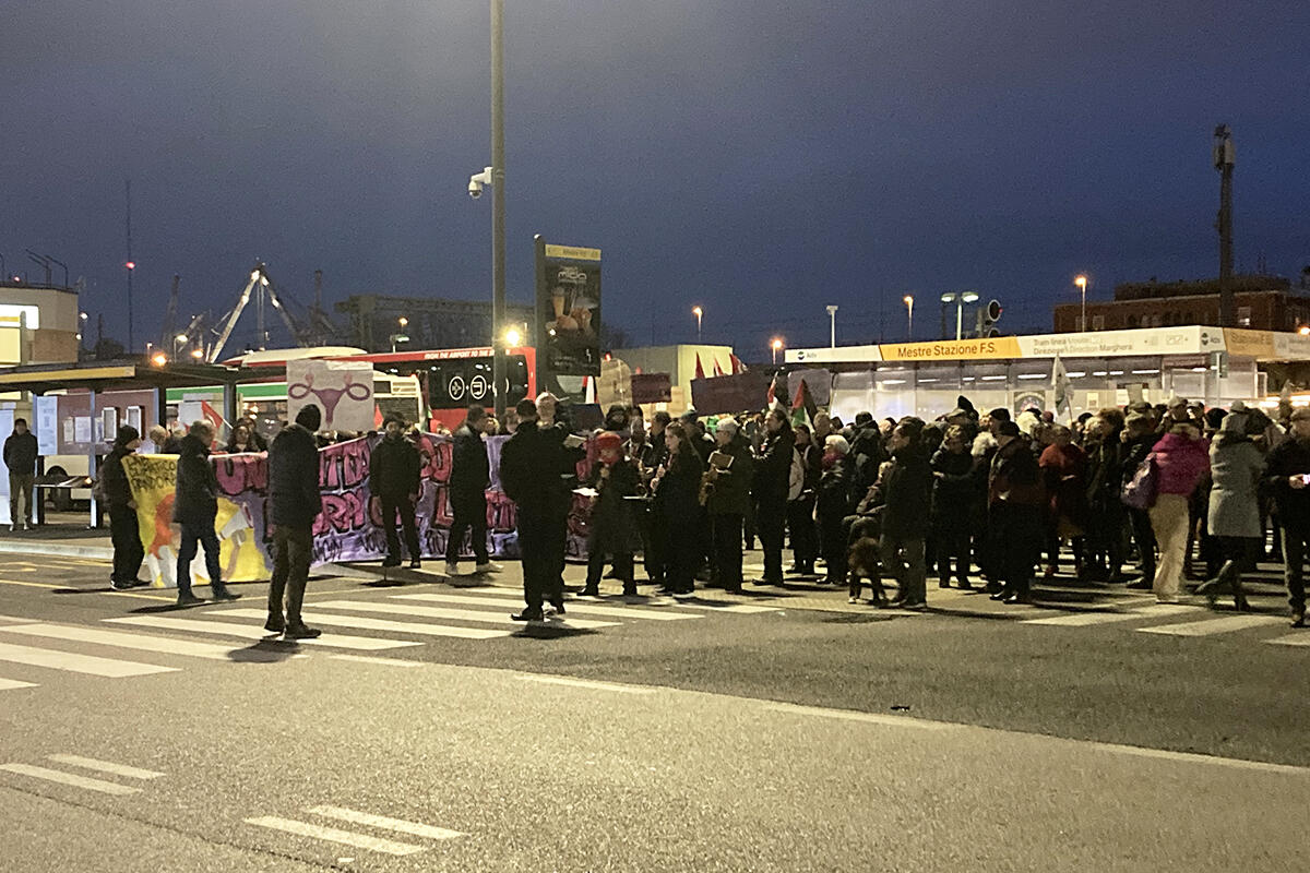ritrovo-corteo-8-marzo-stazione-di-mestre