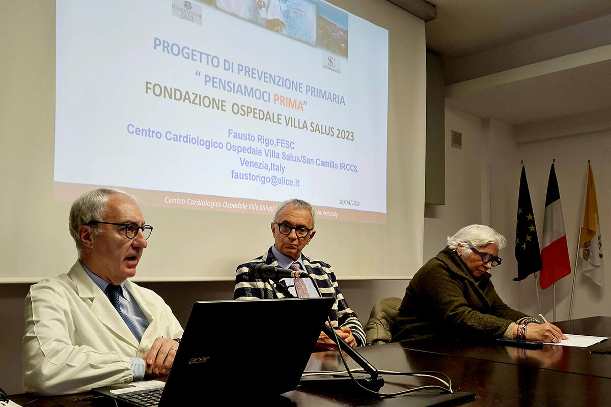 il-dottor-rigo-illustra-i-risultati-dello-studio-su-infarto-miocardio-acuto