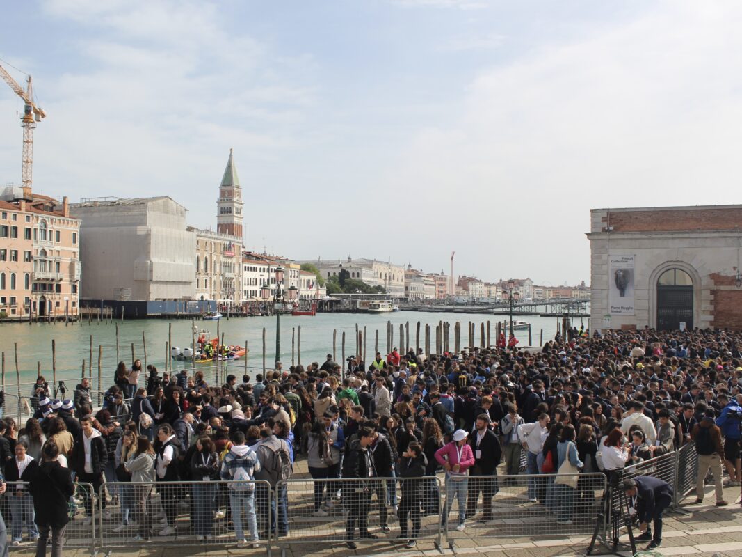 “Alzati e Vai”: l’invito del Papa ai giovani di Venezia