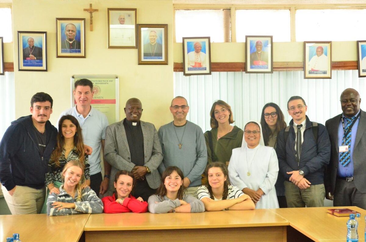 8 studenti universitari fuorisede in Kenya con Young Caritas
