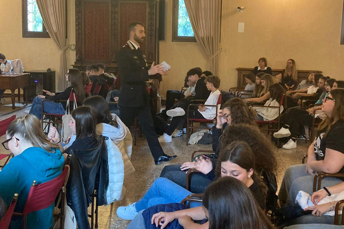 insieme-per-venezia-evento-scuole-con-arma-dei-carabinieri