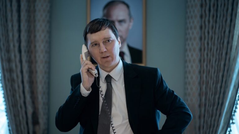 105525-LE_MAGE_DU_KREMLIN__THE_WIZARD_OF_THE_KREMLIN__-_Actor_Paul_Dano__Credits_Carole_Bethuel___1_