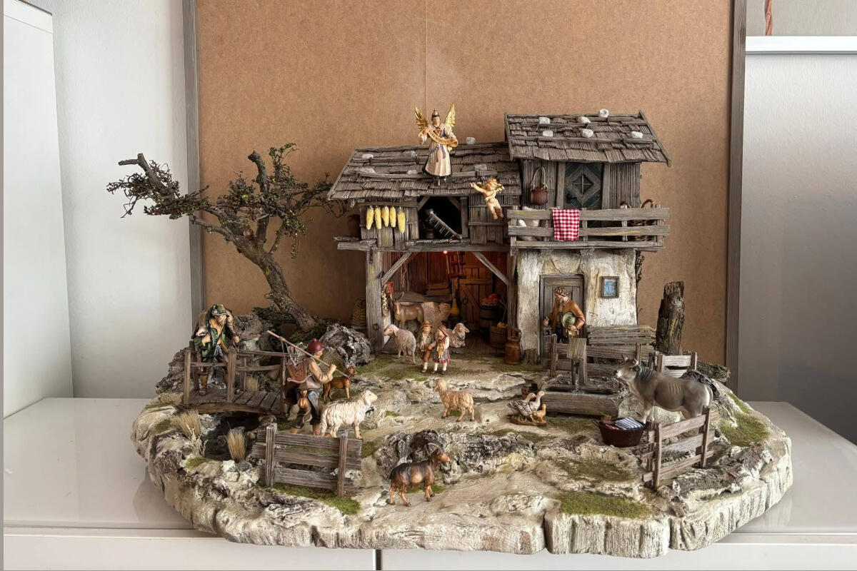 padre-oreste-presepe-in-lavorazione