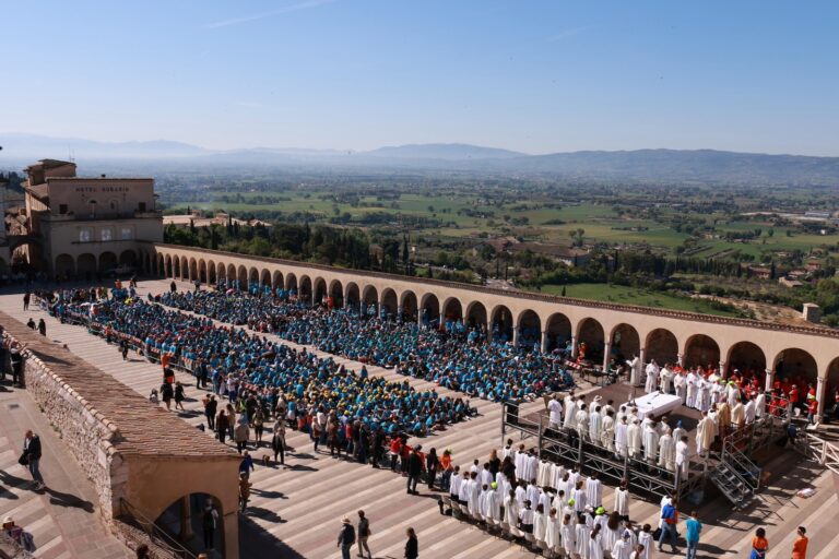 Giovani ad Assisi