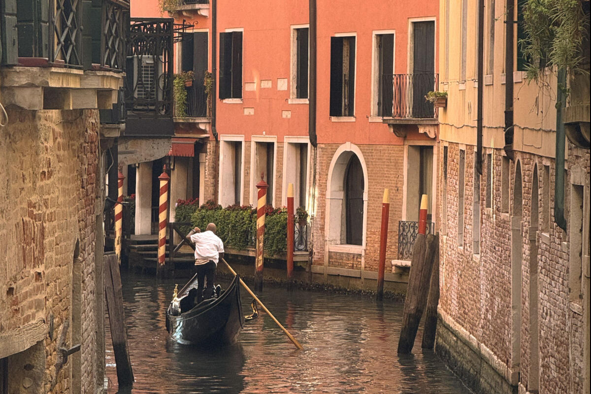 hotel-venezia-esterno-gondola